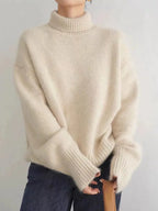 Women's luxe cashmere turtleneck sweater