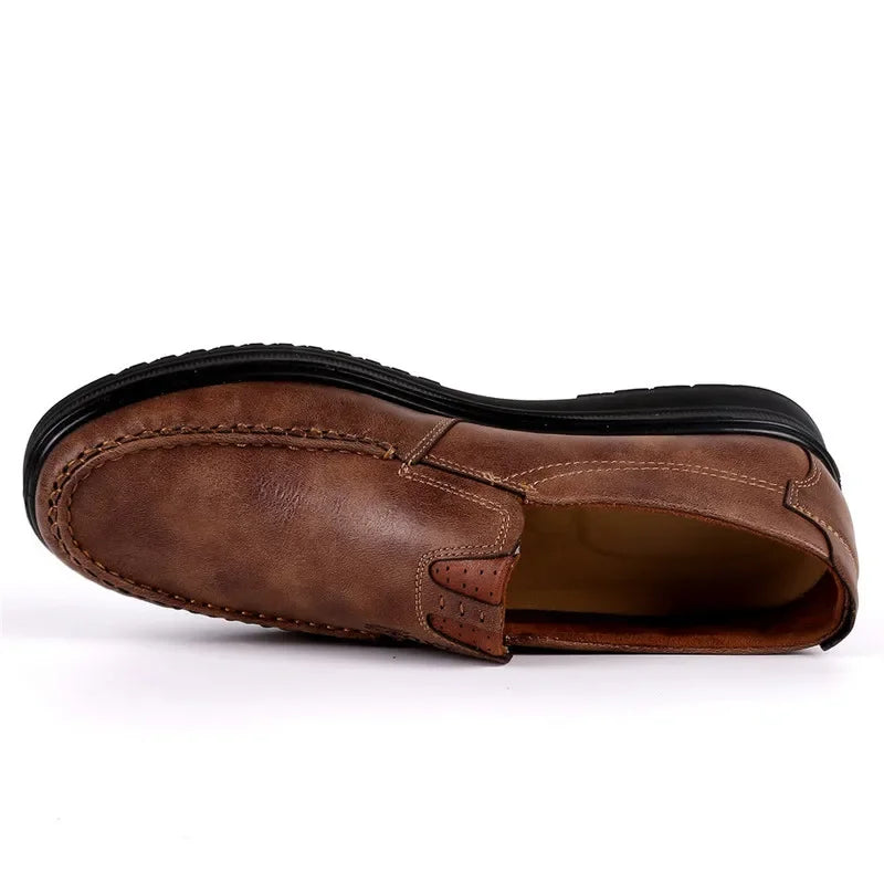 Men's casual leather loafers featuring a non-slip sole, designed for comfort and everyday wear, perfect for versatile styling. 7