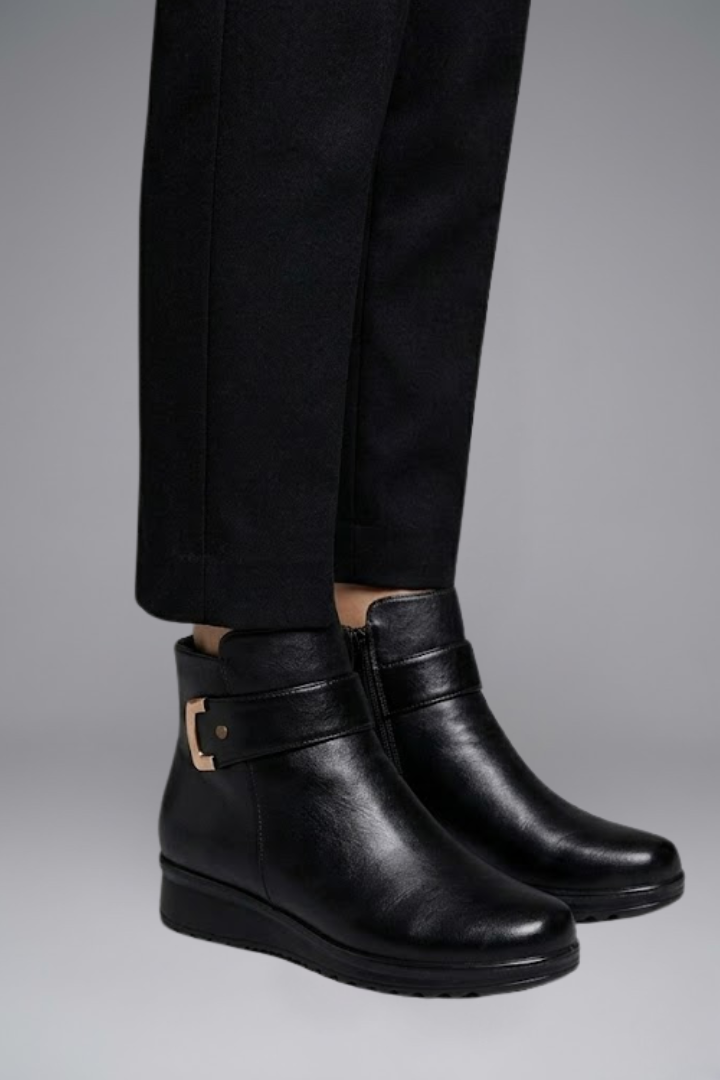 Wide fit leather ankle boots with grip sole
