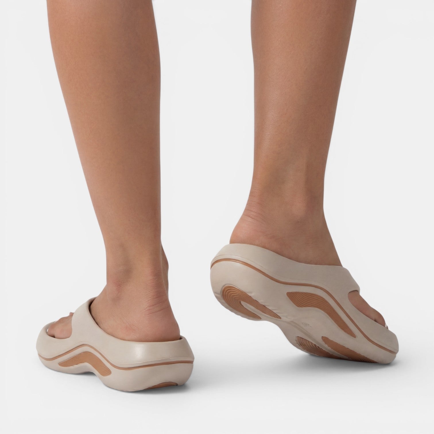 Women's anatomical flip flops designed for summer beach casual wear, featuring ergonomic footbeds for comfort and stylish designs in vibrant colors. 4