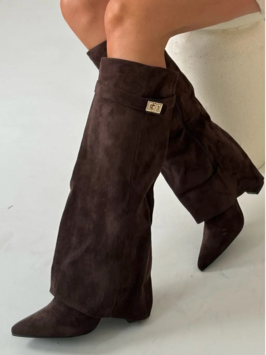 Women's ankle boots featuring a stylish gold clasp detail, perfect for both casual and formal wear. 10