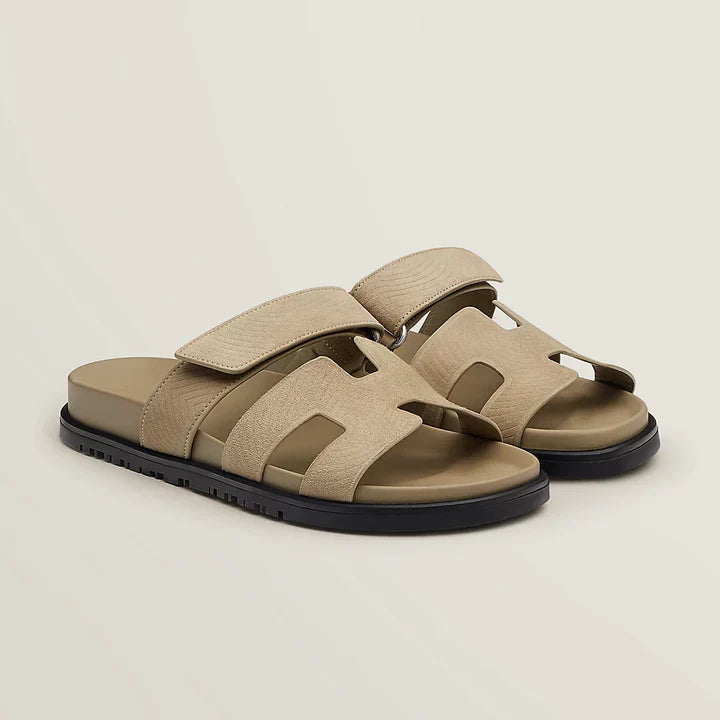 Women's casual sandals inspired by Italian design, featuring a luxurious calfskin insole for ultimate comfort and style. 3