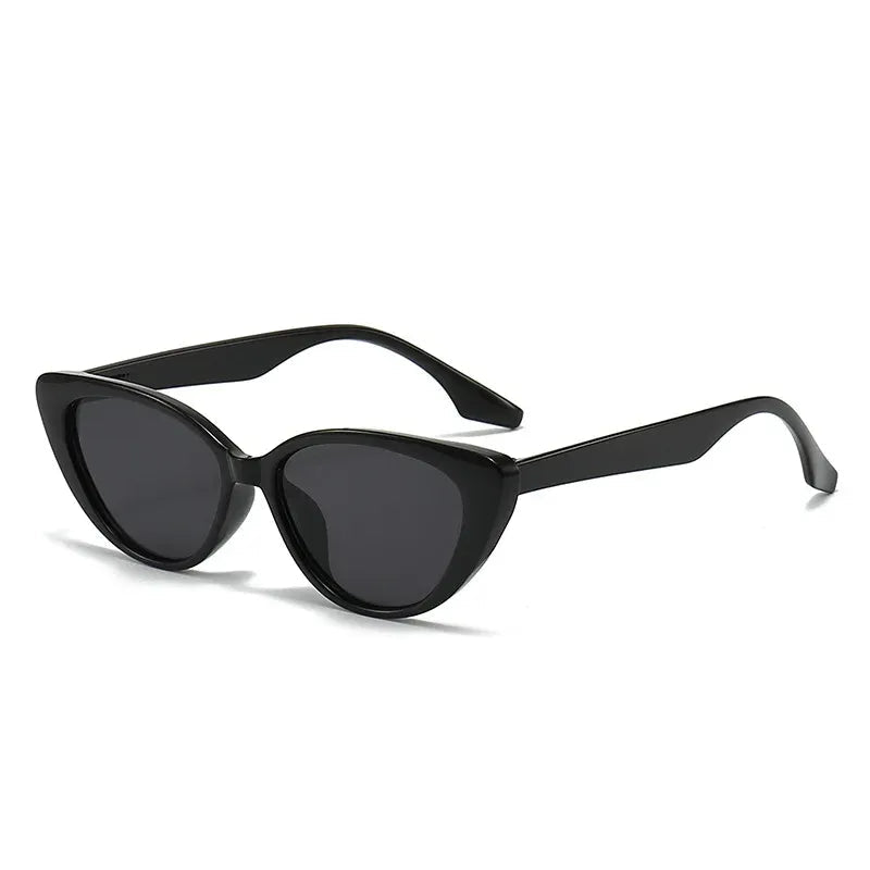 Women's cat eye sunglasses in a retro style, perfect for sunny days and travel, featuring a stylish frame and UV protection. 0