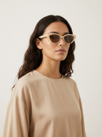 Women's cat eye sunglasses in a retro style, perfect for sunny days and travel, featuring a stylish frame and UV protection. 6