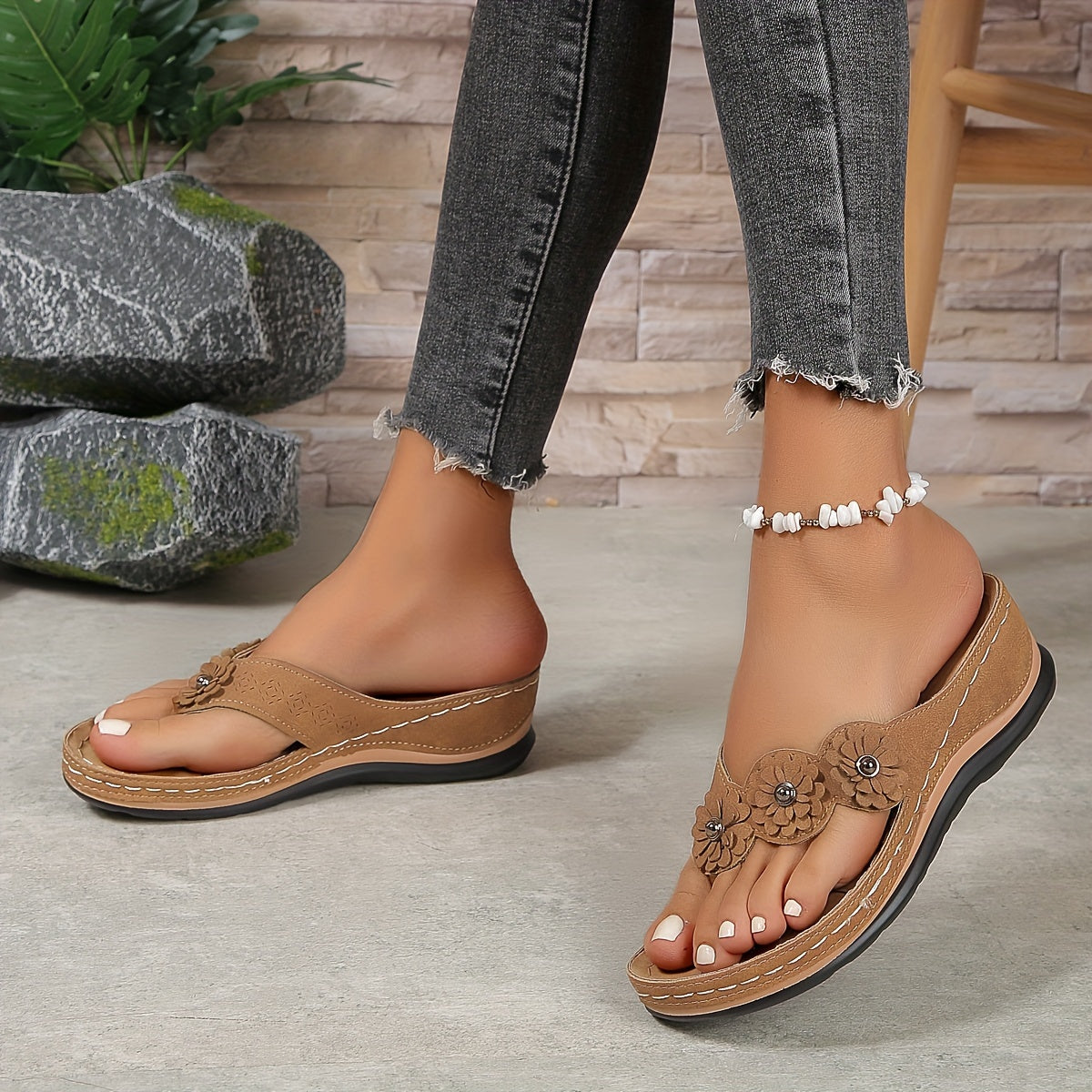 Women's comfortable supportive sandals designed for everyday wear, featuring breathable materials, cushioned footbeds, and adjustable straps for a perfect fit. 3