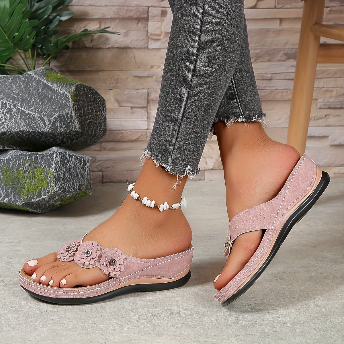 Women's comfortable supportive sandals designed for everyday wear, featuring breathable materials, cushioned footbeds, and adjustable straps for a perfect fit. 5