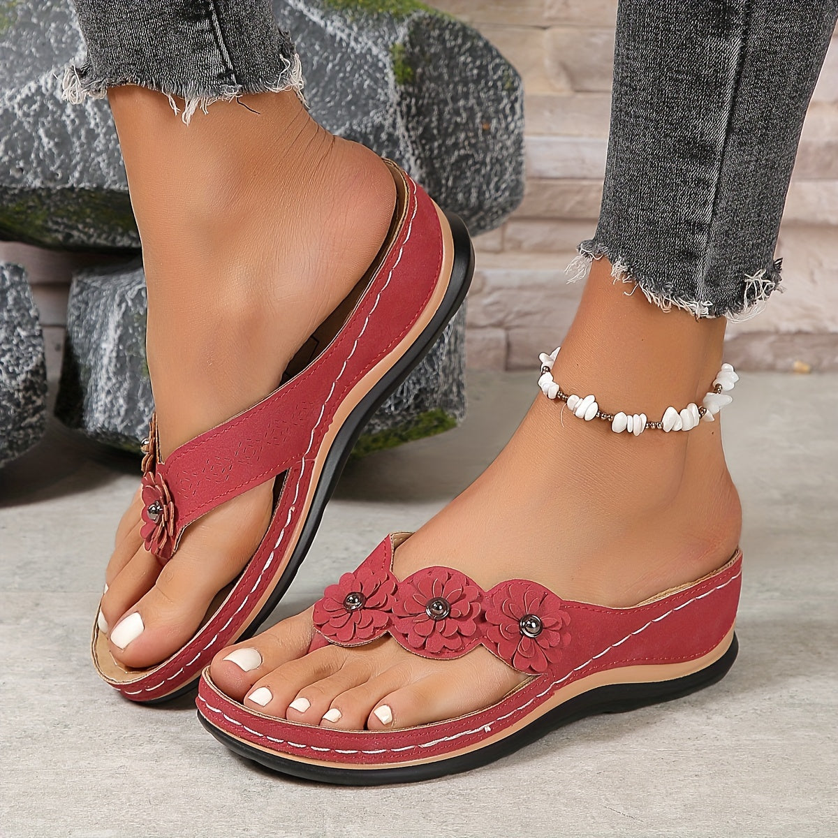 Women's comfortable supportive sandals designed for everyday wear, featuring breathable materials, cushioned footbeds, and adjustable straps for a perfect fit. 7