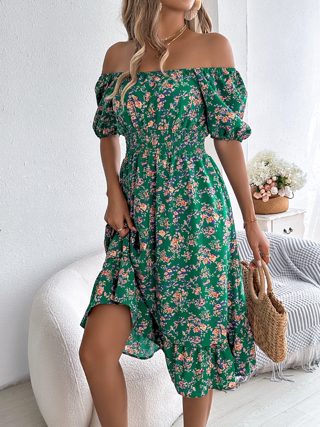 Women's floral ruffle dress featuring a square neckline and high waist, perfect for autumn fashion. 3