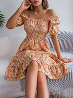 Women's floral ruffle dress featuring a square neckline and high waist, perfect for autumn fashion. 9