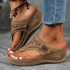 Women's platform sandals featuring an adjustable buckle strap, perfect for summer outings and stylish comfort. 1