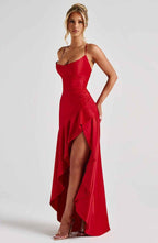 Women's ruffled maxi dress in elegant evening style, perfect for formal occasions, featuring a flattering silhouette and sophisticated design. 2