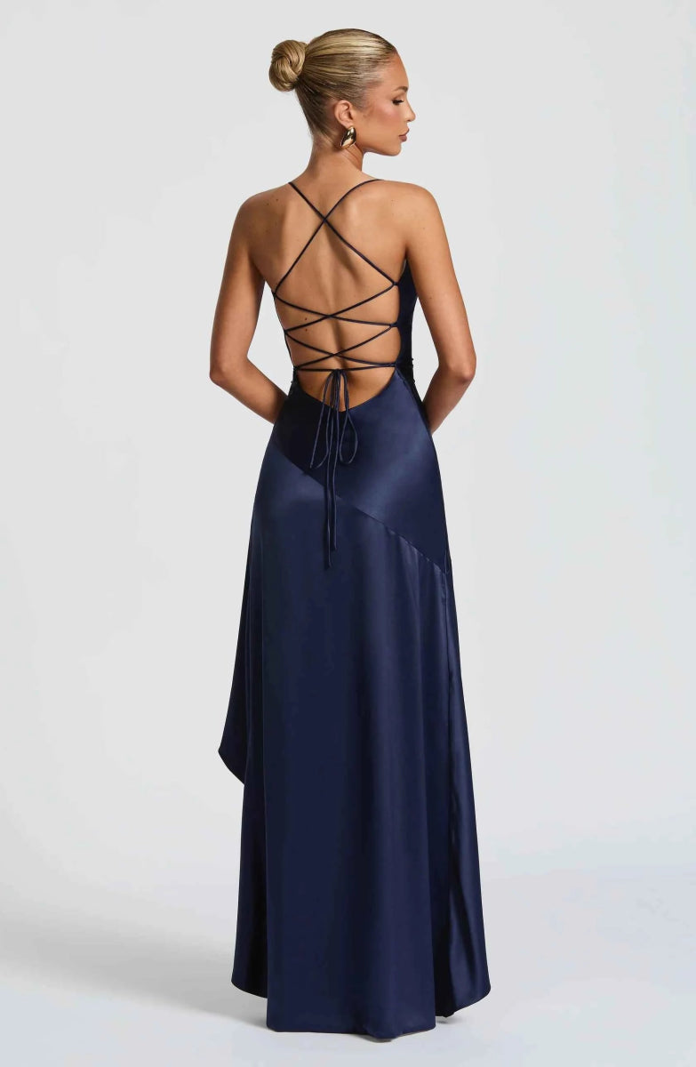 Women's ruffled maxi dress in elegant evening style, perfect for formal occasions, featuring a flattering silhouette and sophisticated design. 6