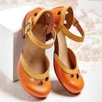 Women's sandals featuring a comfortable fit and elegant design, perfect for casual outings and summer adventures. 3