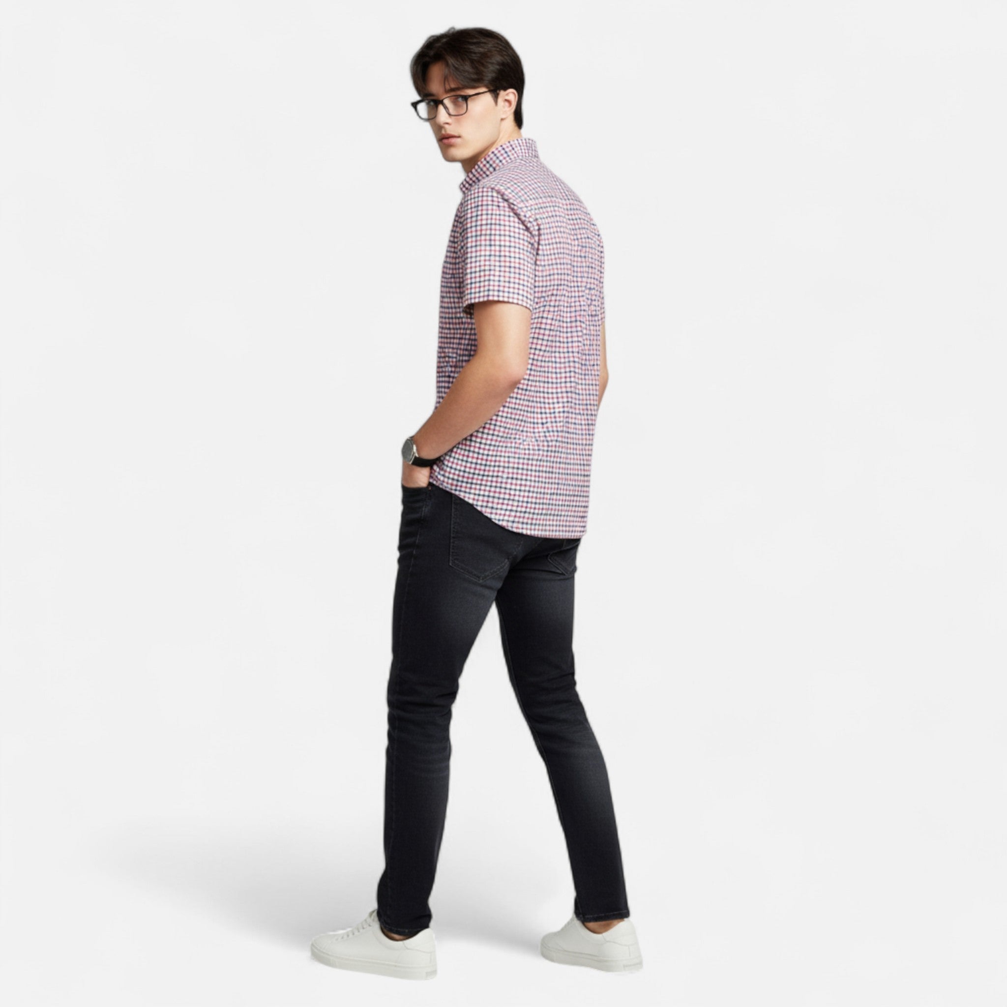 Women's short sleeve oxford shirt in a light and breathable fabric, perfect for casual summer outings, featuring a classic collar and a relaxed fit for comfortable wear 2